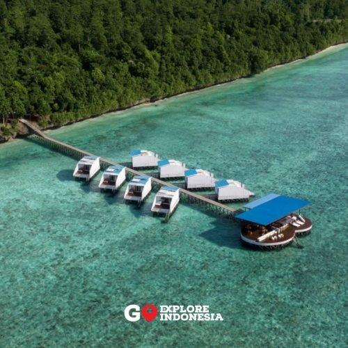 Vila terapung mewah Arasatu Villa dan Sanctuary di Pulau Maratua dengan tangga langsung ke laut